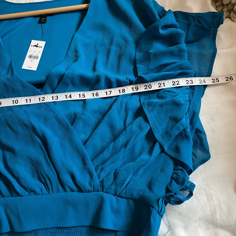 EXPRESS Wrap Front Ruffle Sleeve Top - Picture 5 of 9